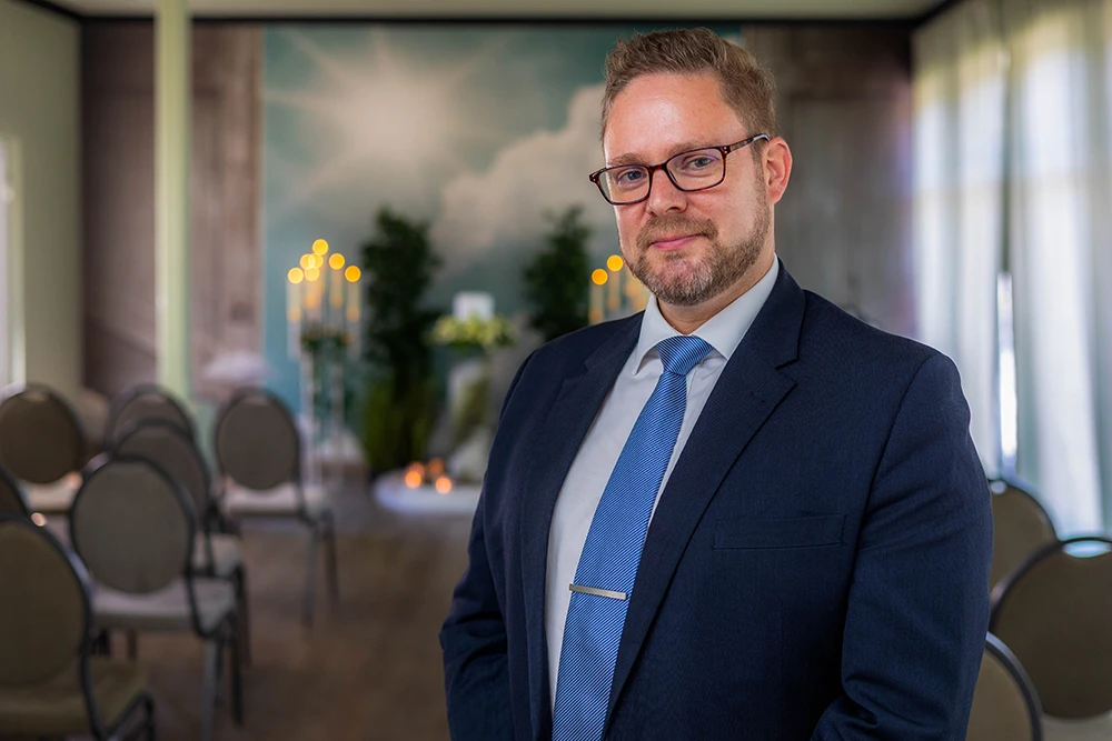Porträt von Malte Quast - MEMORIS® Bestattungen